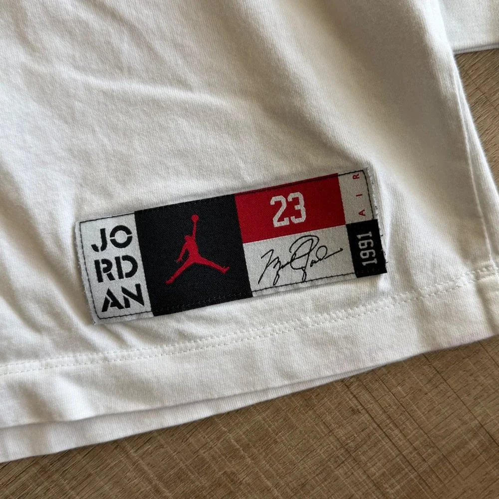 Jordan Mens Long Sleeve T-Shirt White Multi Graphic Jumpman AT8938-100 Size 2XL